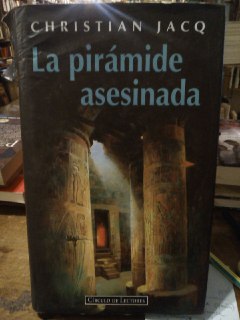 La pirámide asesinada