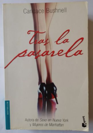 Tras la pasarela.