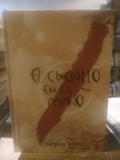 El cuchillo en la mano