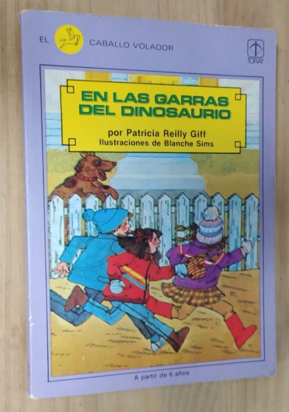 En las garras del dinosaurio