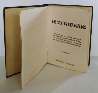 Los santos evangelios.